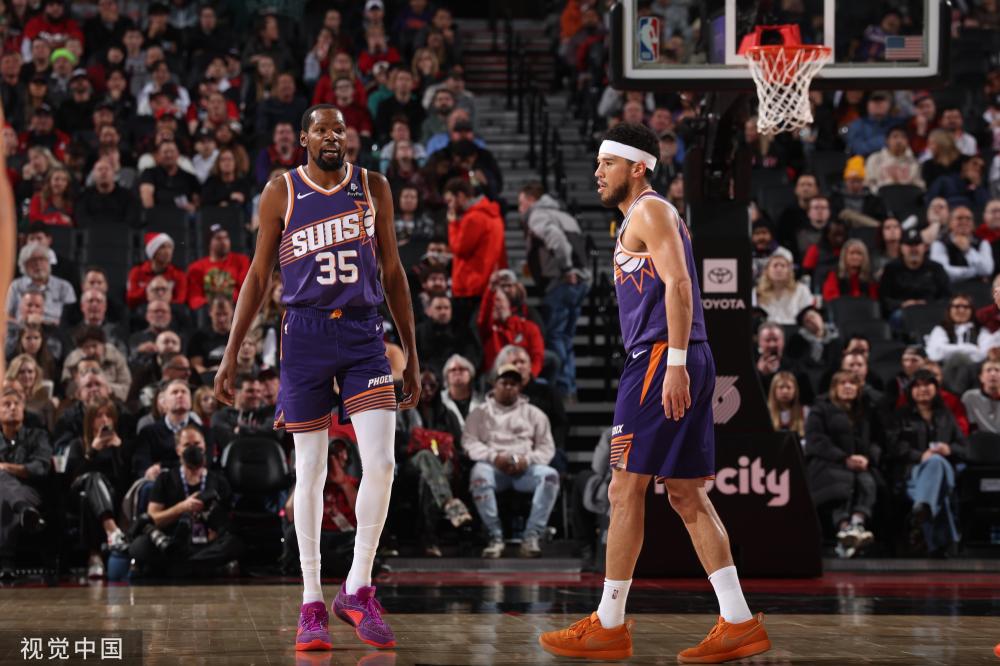 首场比赛中 首场比赛中